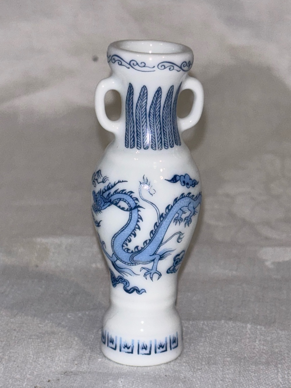 Franklin Porcelain 1980 Mini Vase Blue White Chinese Dragon Chinoiserie Japan